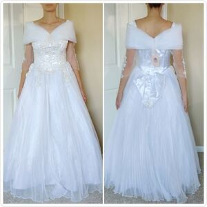 Off shoulder wedding gown NWOT